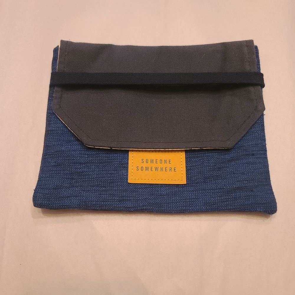 Delta Airlines Someone Somewhere Blue Artisan Toiletry Bag